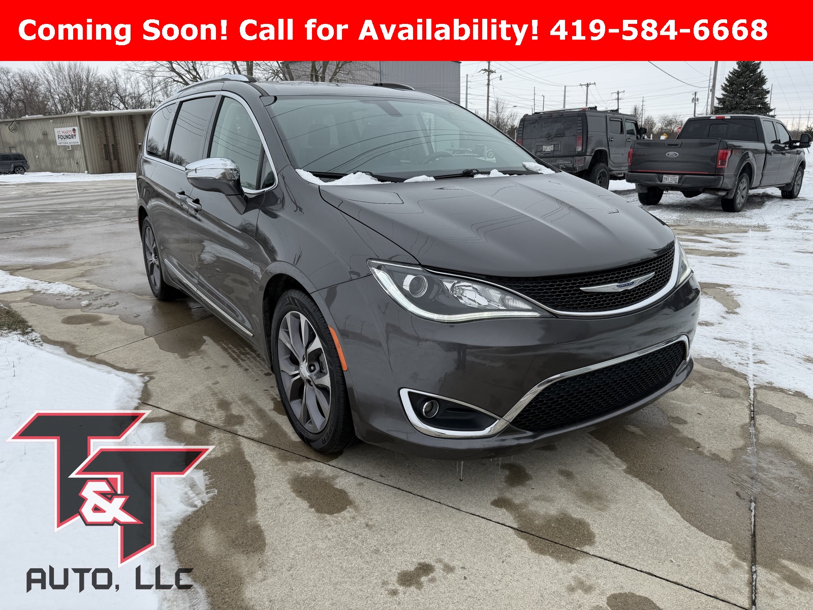 2019 Chrysler Pacifica Limited's photo