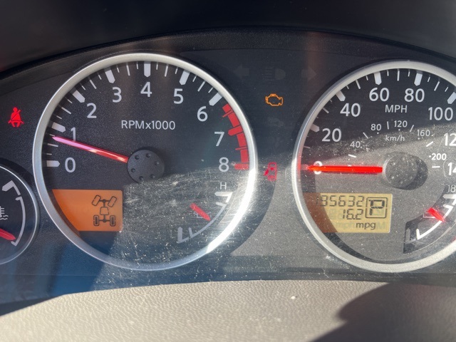 2012 Nissan Frontier SL's photo