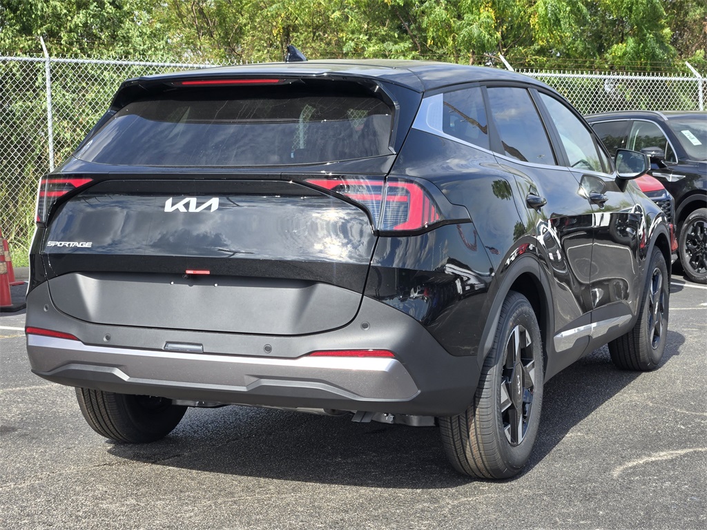 2026 Kia Sportage LX photo 2