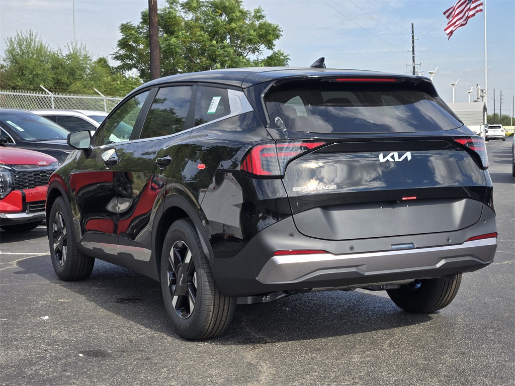2026 Kia Sportage LX photo 3