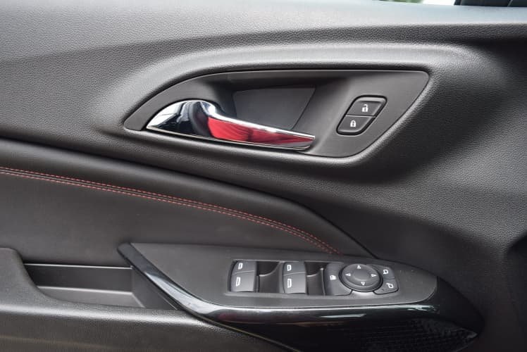 2025 Black Metallic Chevrolet Trax 2RS FWD SUV
