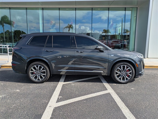 2023 Cadillac XT6 Sport photo 3