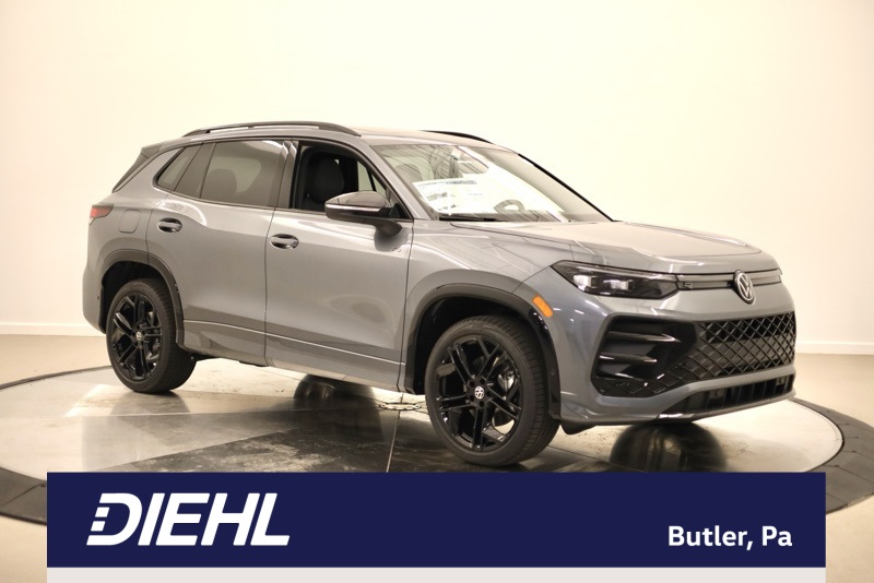 2026 Volkswagen Tiguan SE R-LINE BLACK's photo