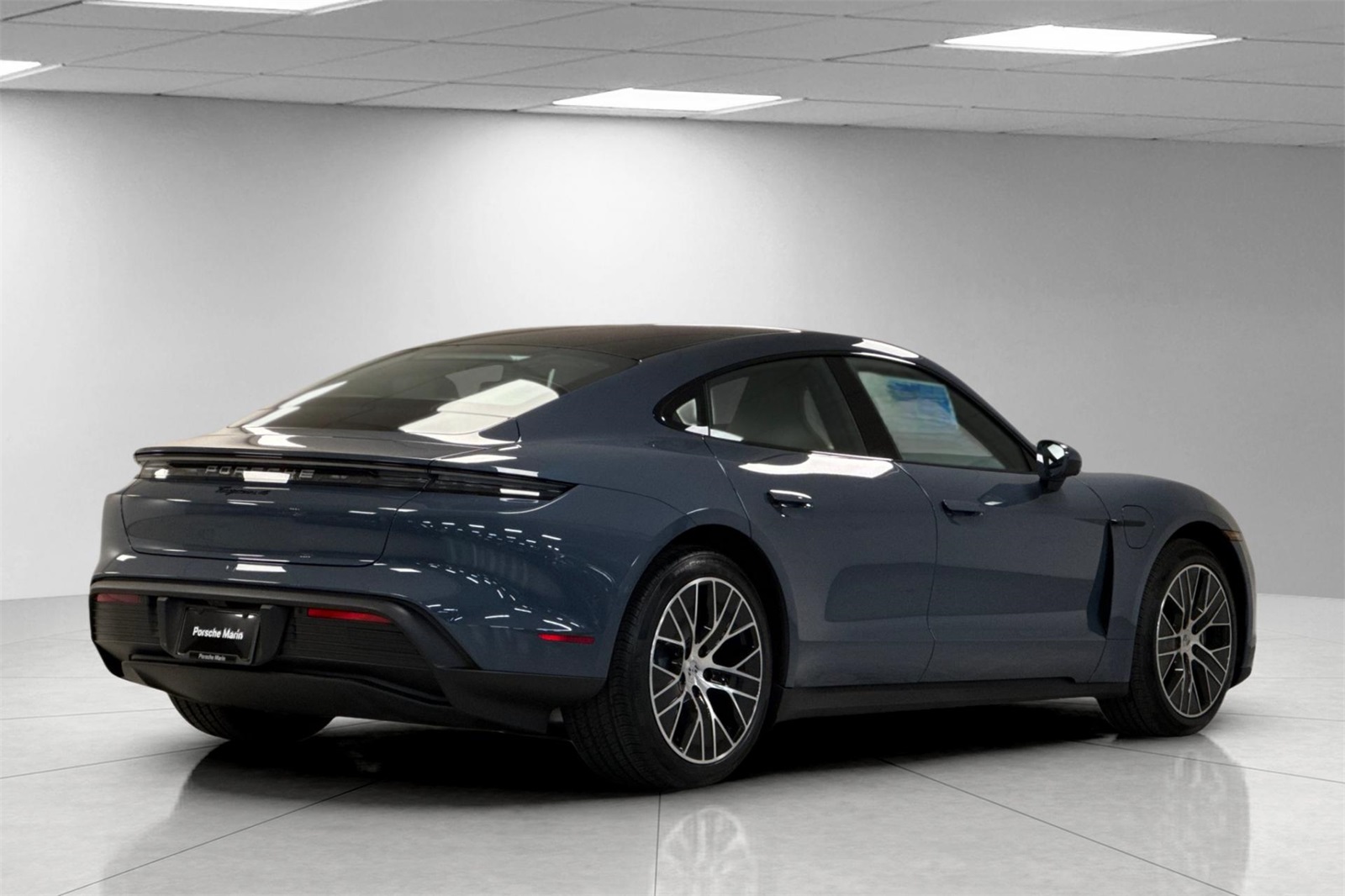 2025 Porsche Taycan 4 photo 8
