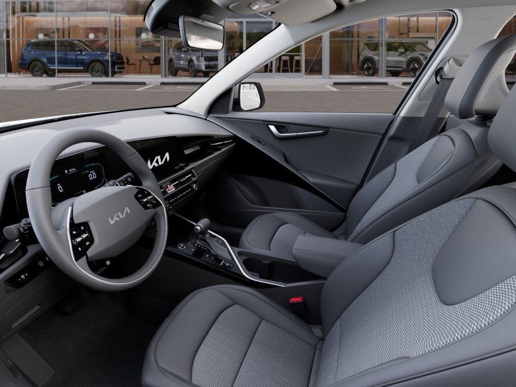 2025 Kia Niro EX - Photo 17