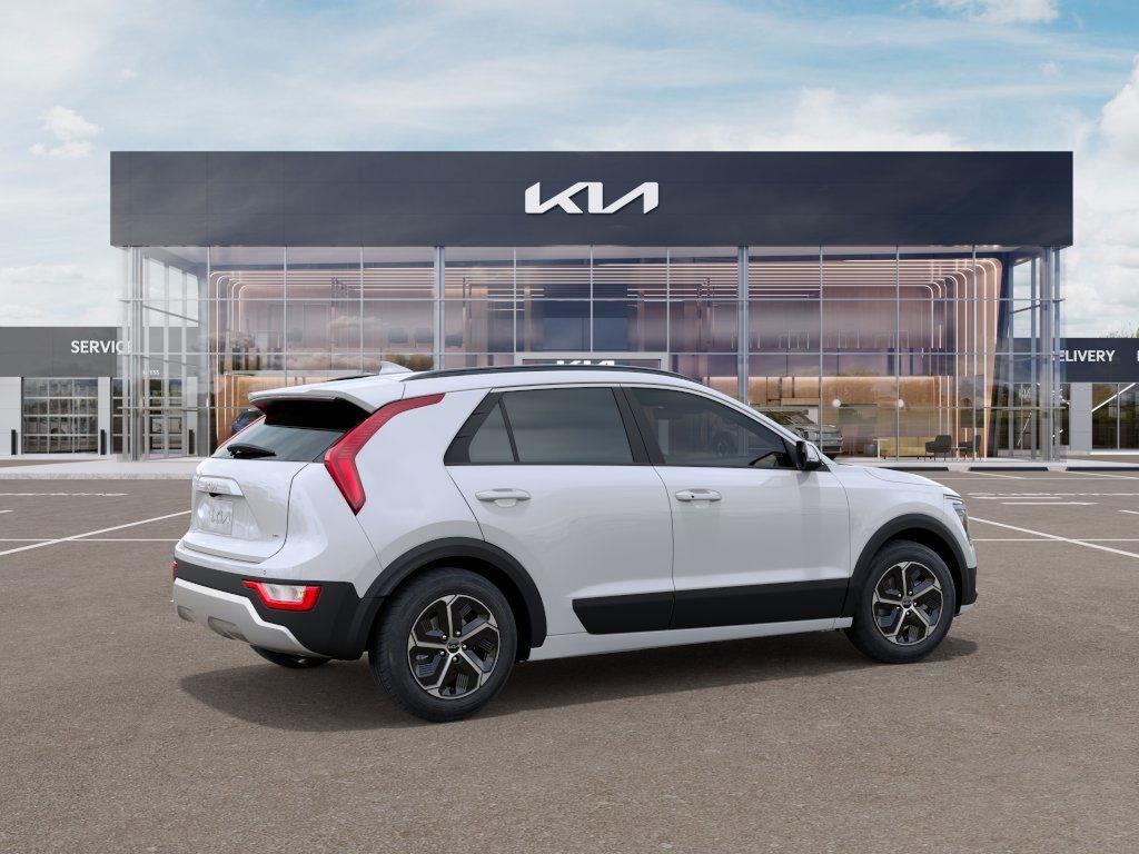 2025 Kia Niro EX - Photo 6