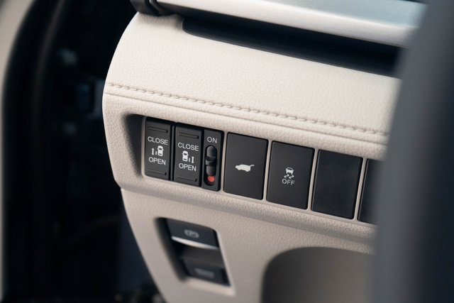 2026 Honda Odyssey EX-L photo 17