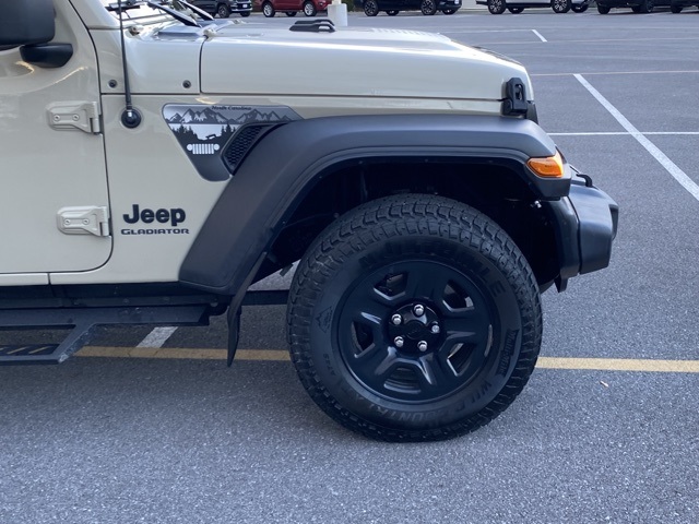 used 2020 Jeep Gladiator car, priced at $28,542