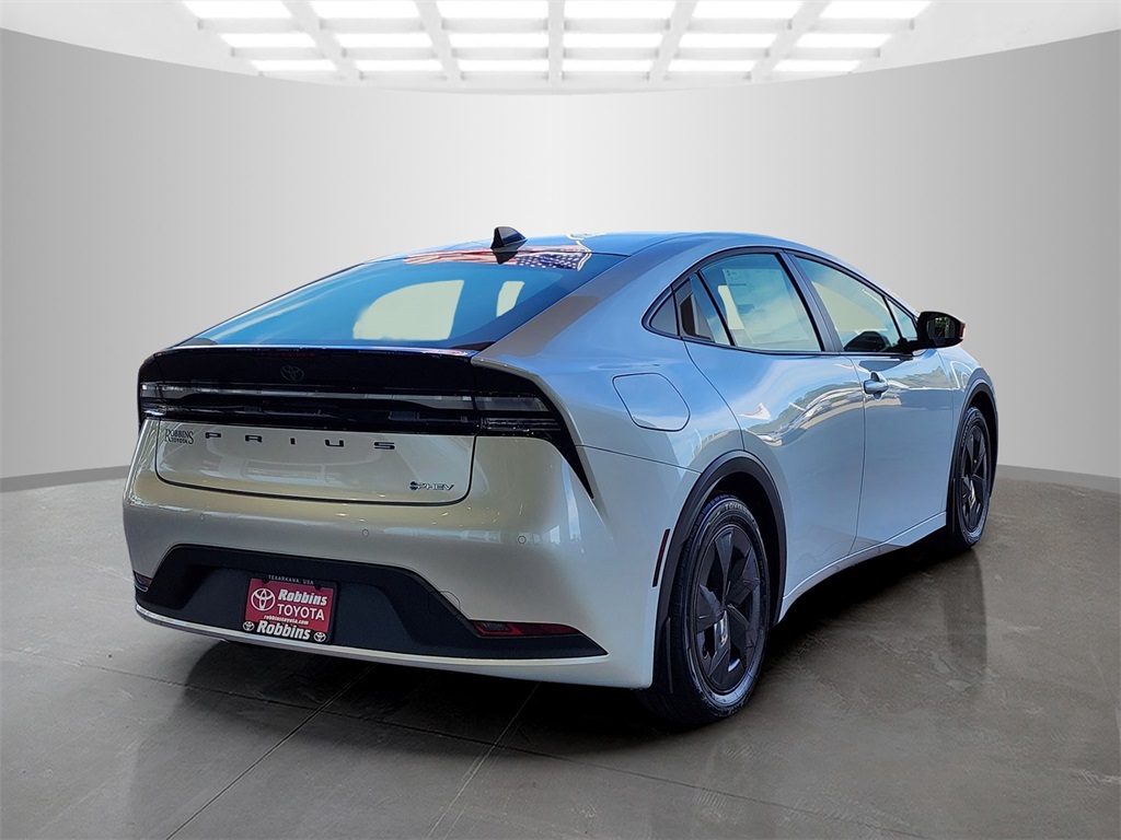2026 Toyota Prius Plug-in Hybrid SE photo 3