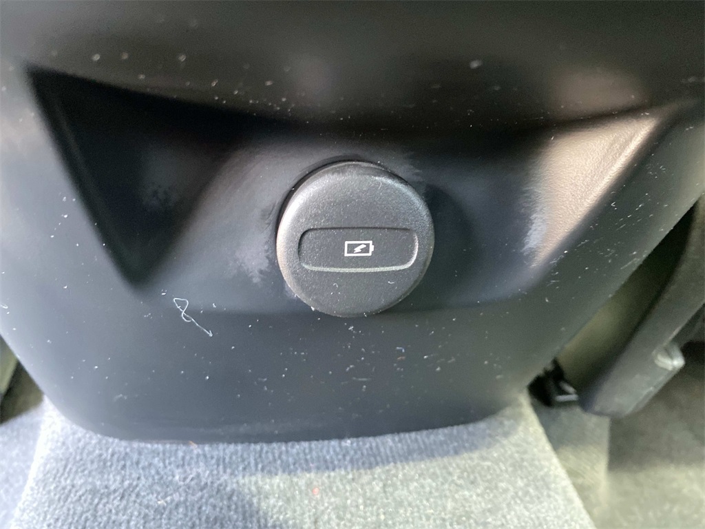 2021 Black Volvo XC60 T5 Momentum AWD SUV