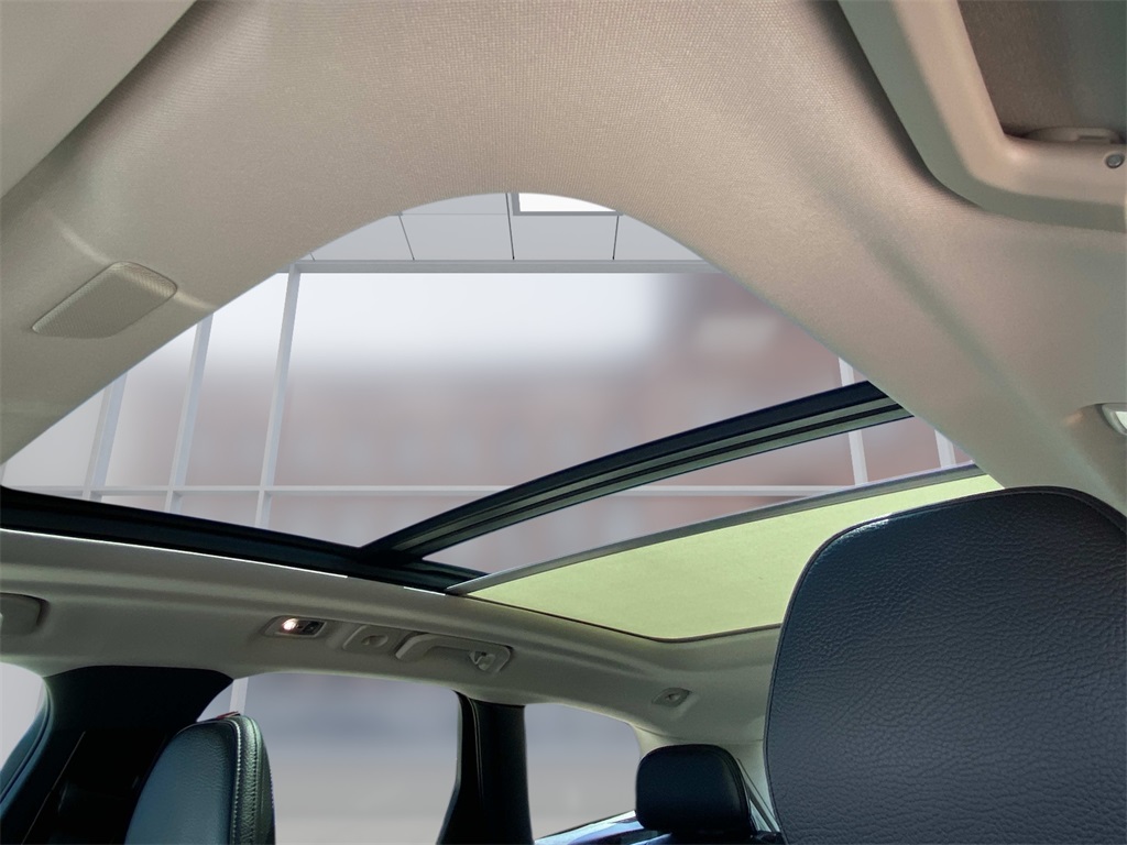 2021 Black Volvo XC60 T5 Momentum AWD SUV