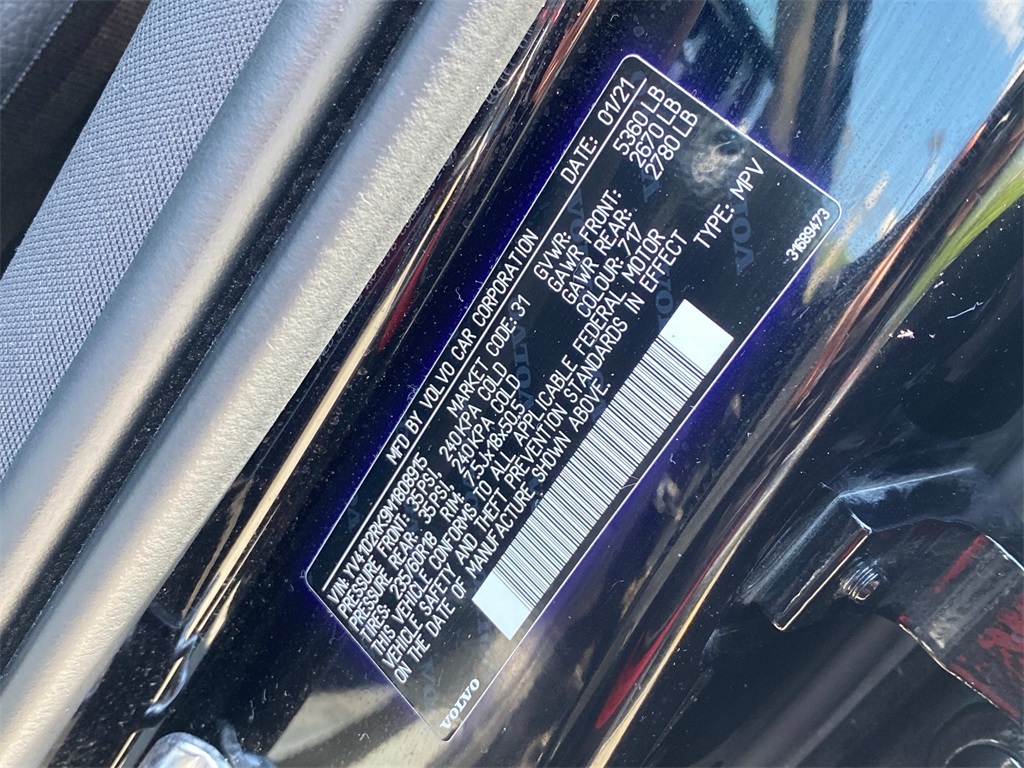 2021 Black Volvo XC60 T5 Momentum AWD SUV