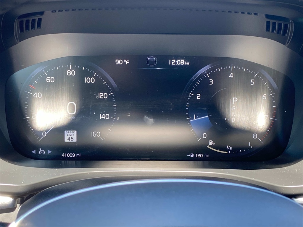 2021 Black Volvo XC60 T5 Momentum AWD SUV