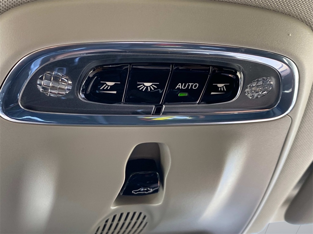 2021 Black Volvo XC60 T5 Momentum AWD SUV
