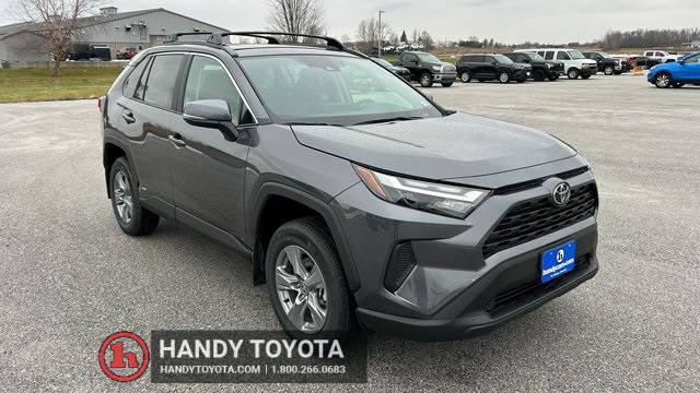 2025 Toyota RAV4 XLE's photo