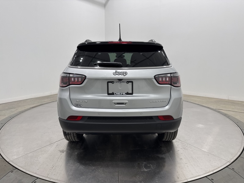 2026 Jeep Compass Limited photo 3