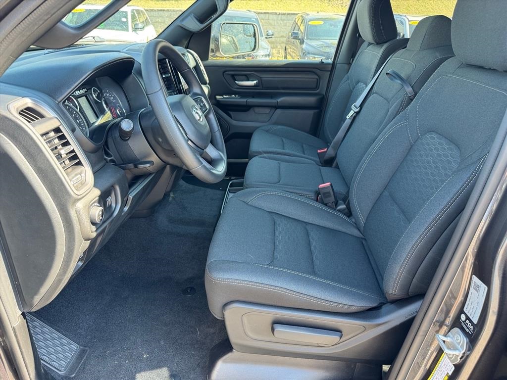 2025 Ram 1500 Tradesman photo 3