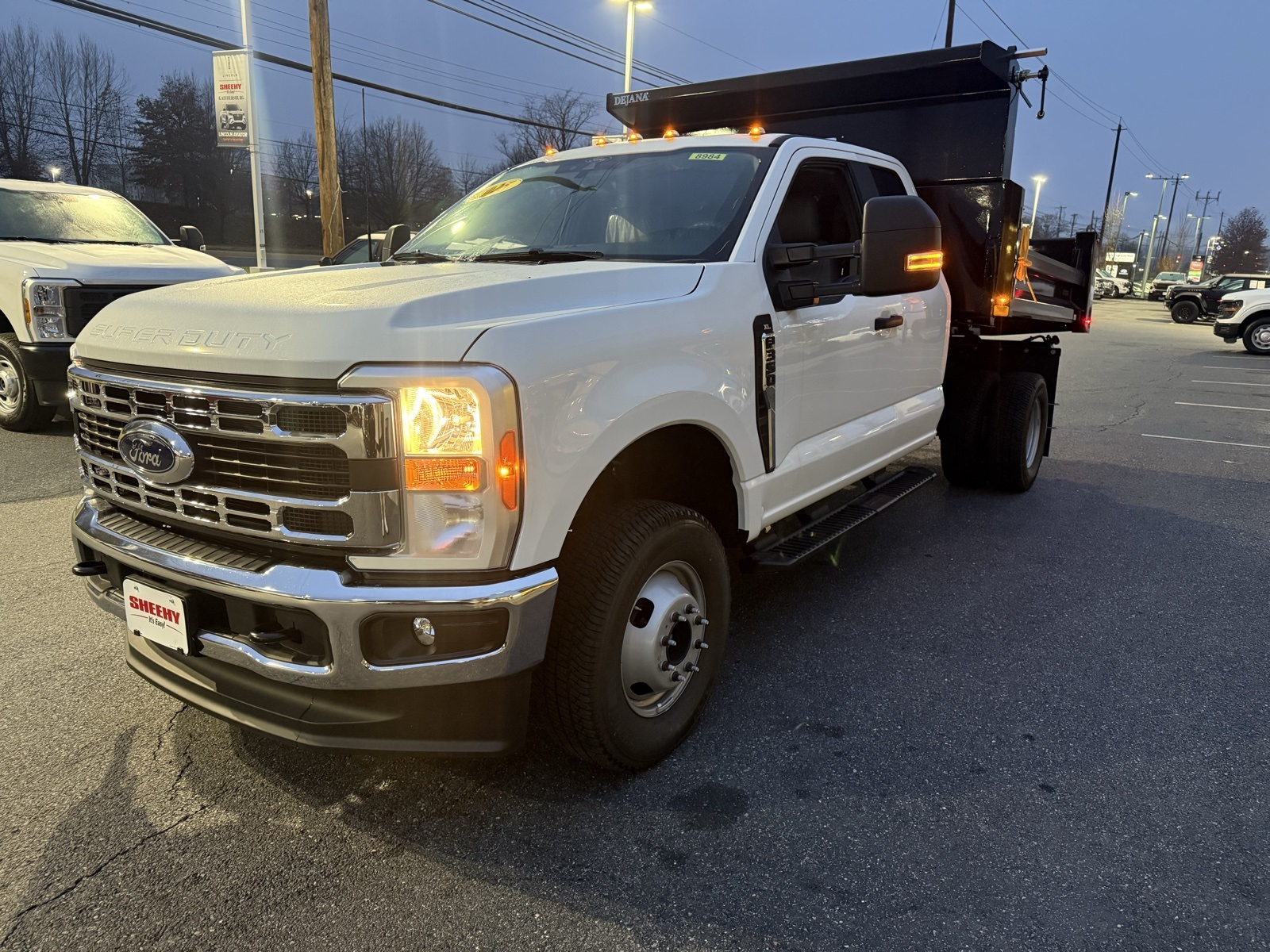 2025 Ford F-350 Super Duty Chassis Cab XL's photo