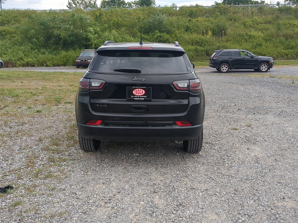 2025 Jeep Compass Limited photo 2