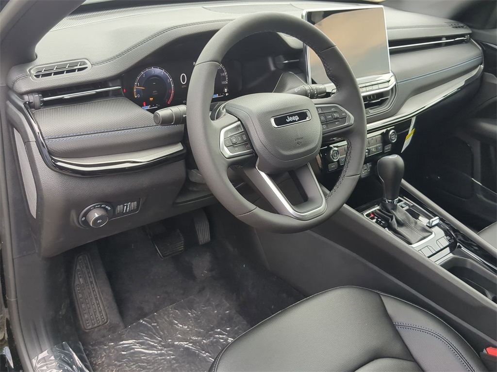 2025 Jeep Compass Limited photo 8