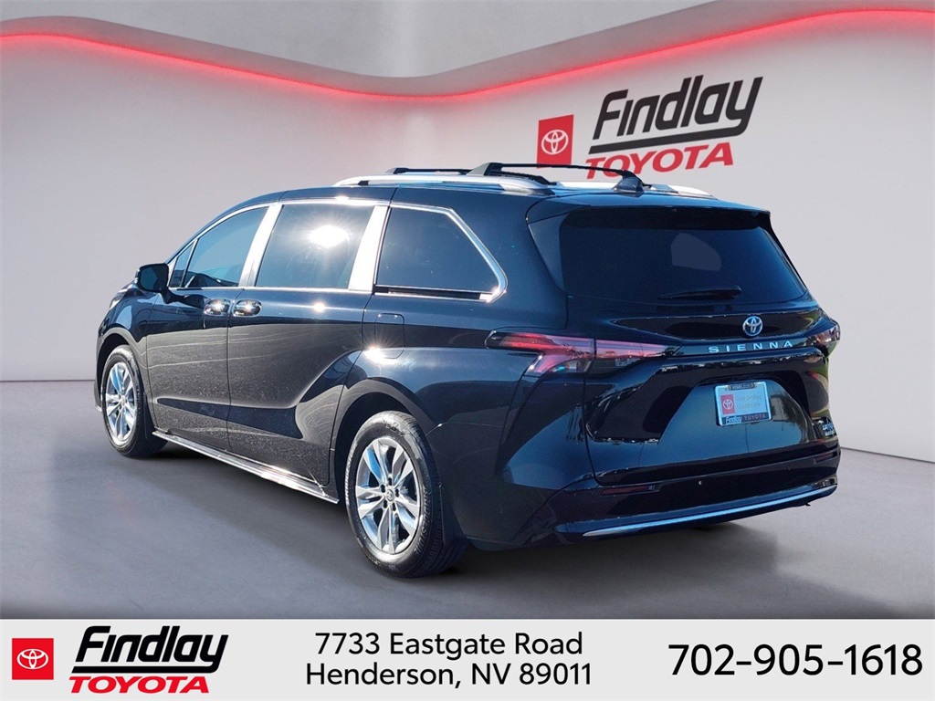 2024 Toyota Sienna Limited photo 3