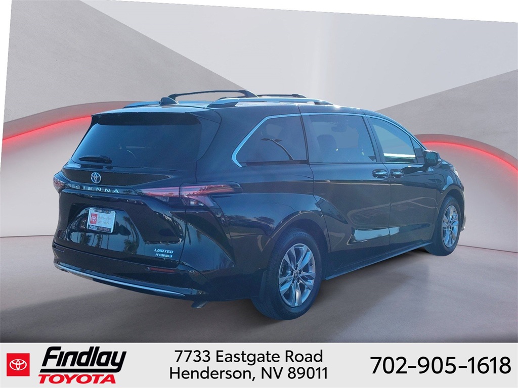 2024 Toyota Sienna Limited photo 4