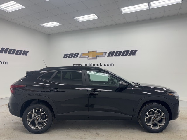 new 2026 Chevrolet Trax car, priced at $27,080