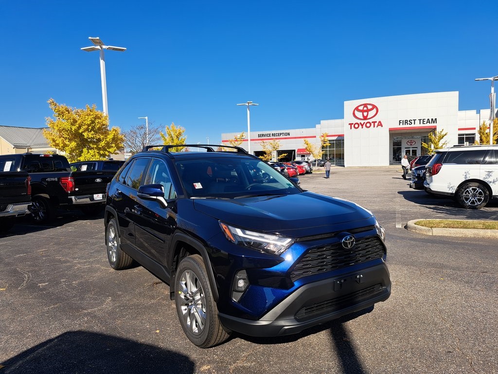 2025 Toyota RAV4 XLE Premium photo 4
