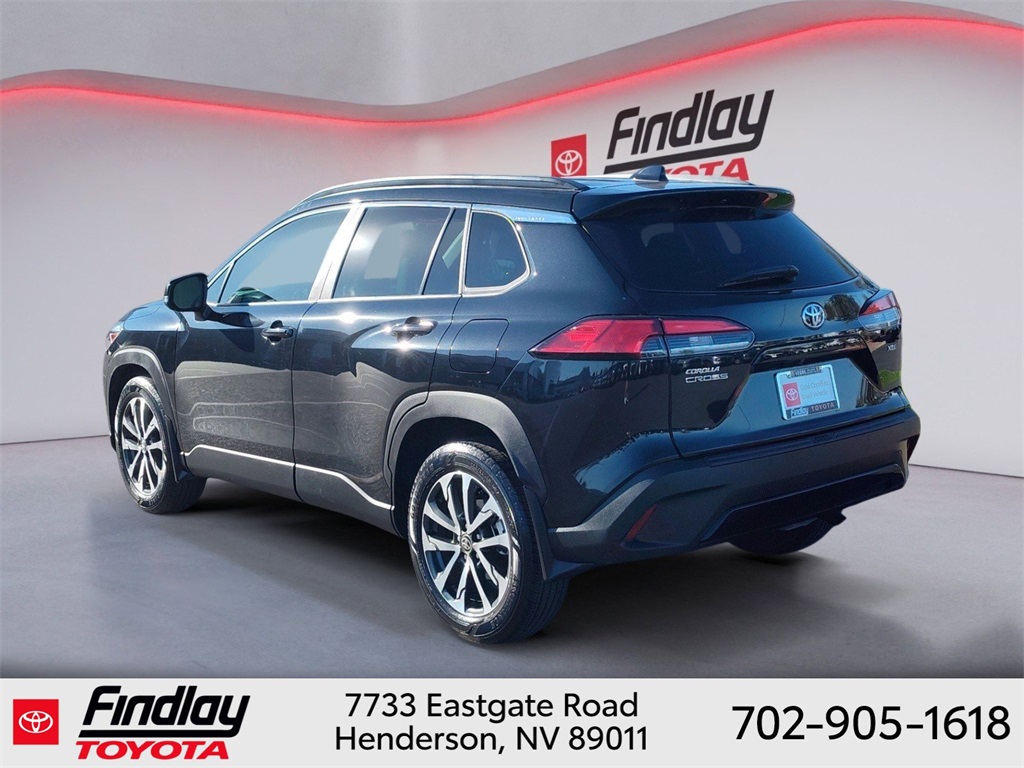 2023 Toyota Corolla Cross XLE photo 2