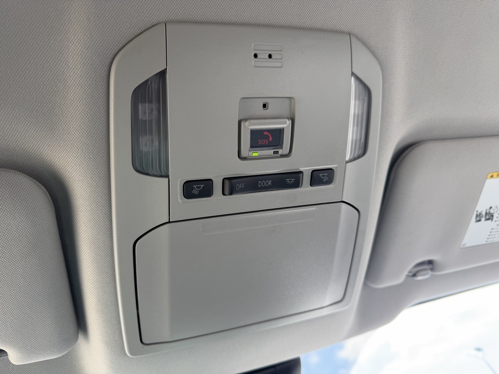 used 2022 Toyota Highlander car, priced at $31,903