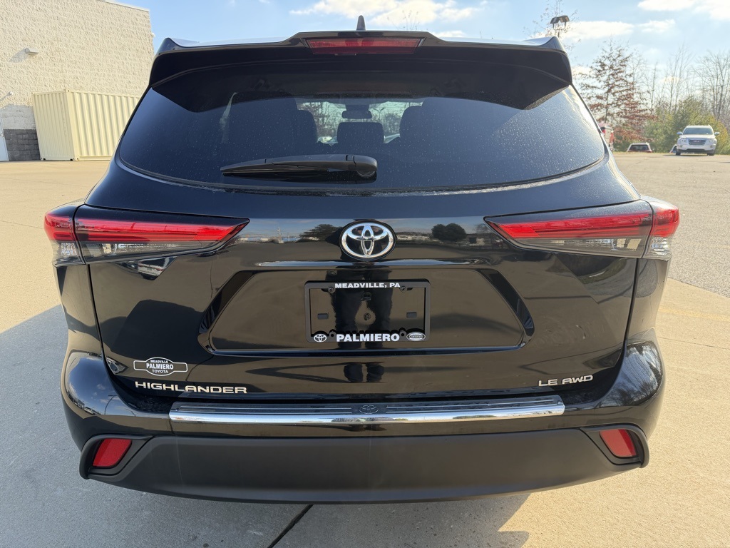 used 2022 Toyota Highlander car, priced at $31,903