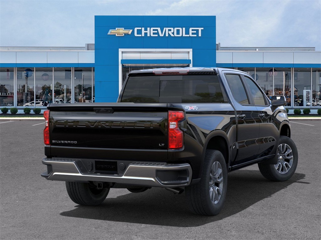 2025 Chevrolet Silverado 1500 LT 4D Crew Cab 4WD 4