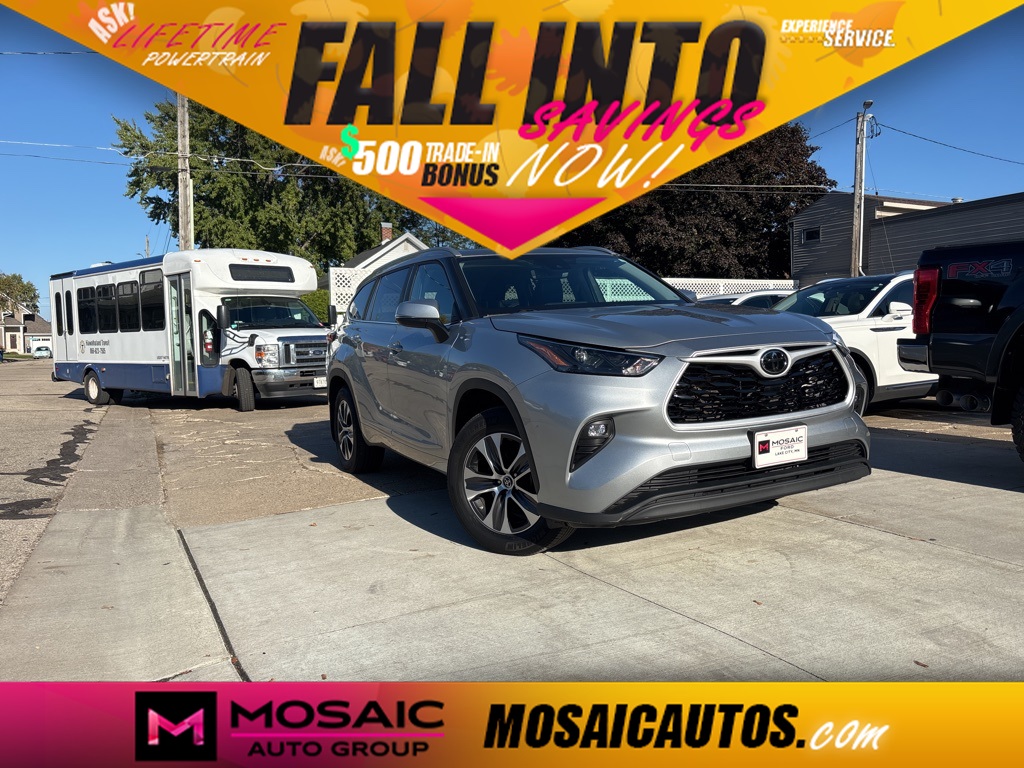 Used 2023 Toyota Highlander XLE SUVs