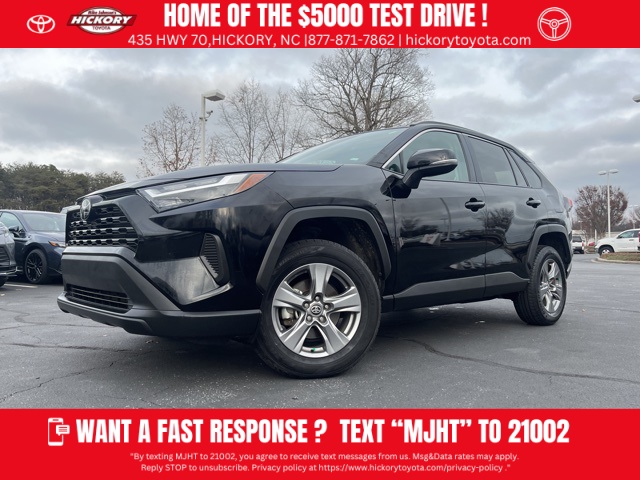 2024 Toyota RAV4 XLE's photo