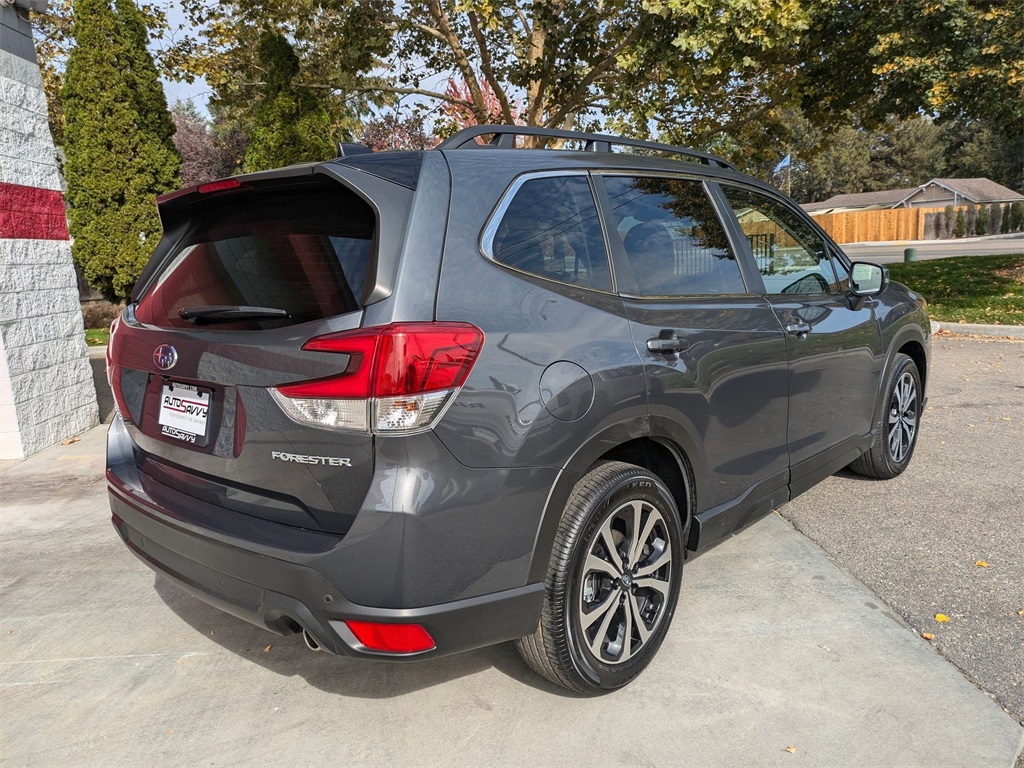 2024 Subaru Forester Limited photo 4