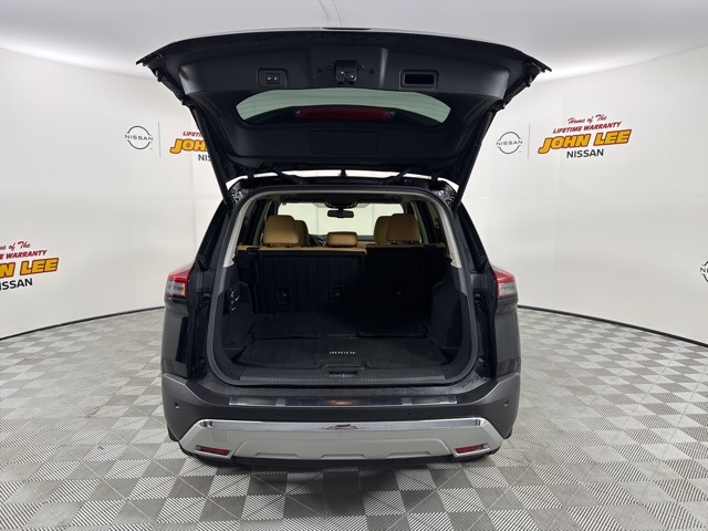 2023 Super Black Nissan Rogue Platinum FWD SUV