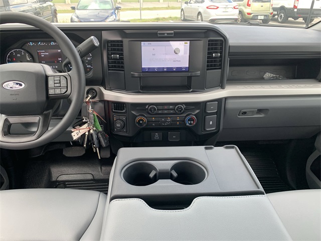 2025 Oxford White Ford Super Duty F-250 SRW XL 4X4 Truck