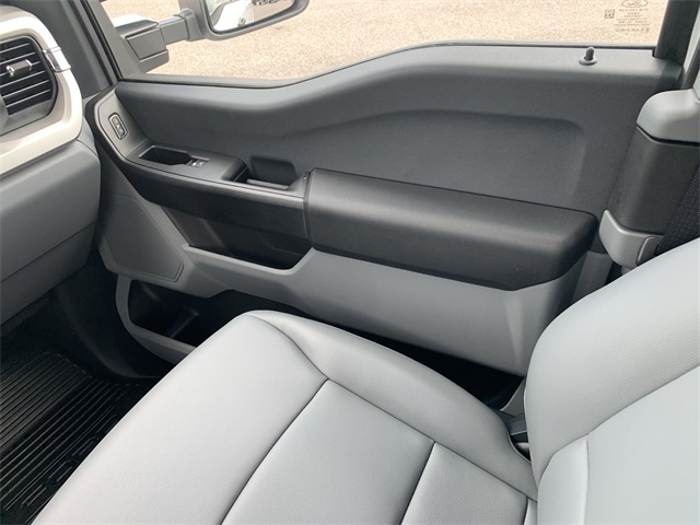 2025 Oxford White Ford Super Duty F-250 SRW XL 4X4 Truck