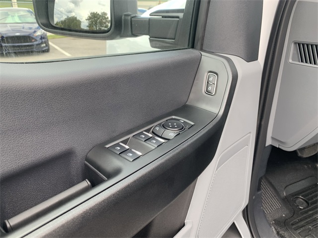 2025 Oxford White Ford Super Duty F-250 SRW XL 4X4 Truck