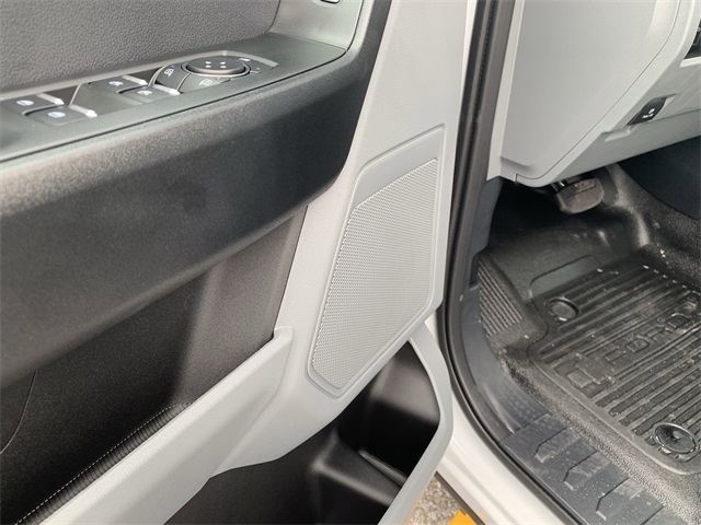 2025 Oxford White Ford Super Duty F-250 SRW XL 4X4 Truck