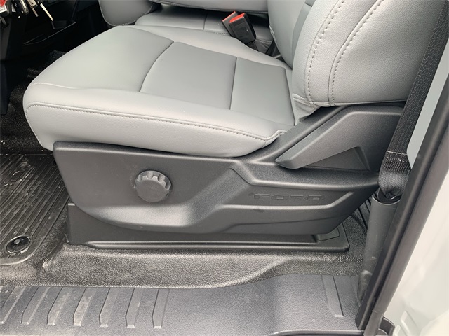 2025 Oxford White Ford Super Duty F-250 SRW XL 4X4 Truck