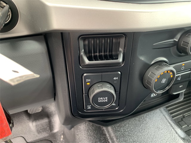 2025 Oxford White Ford Super Duty F-250 SRW XL 4X4 Truck
