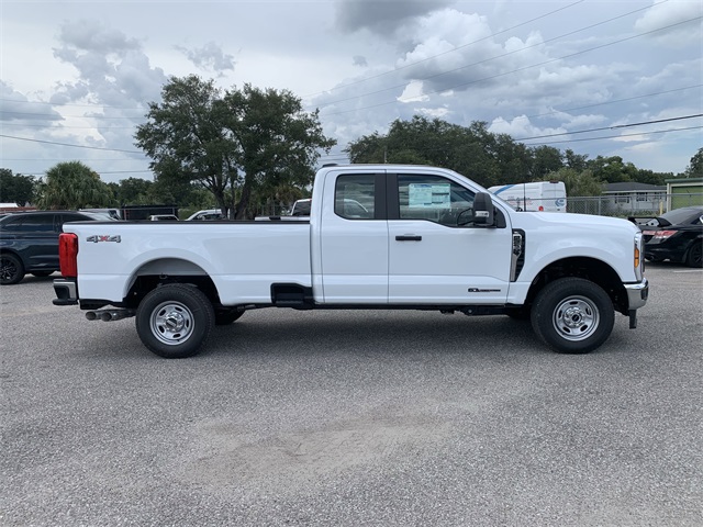 2025 Oxford White Ford Super Duty F-250 SRW XL 4X4 Truck