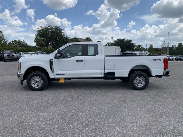 2025 Oxford White Ford Super Duty F-250 SRW XL 4X4 Truck