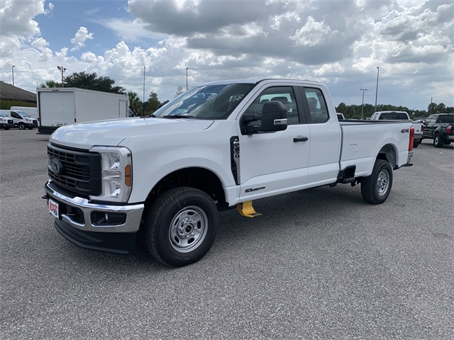 2025 Oxford White Ford Super Duty F-250 SRW XL 4X4 Truck