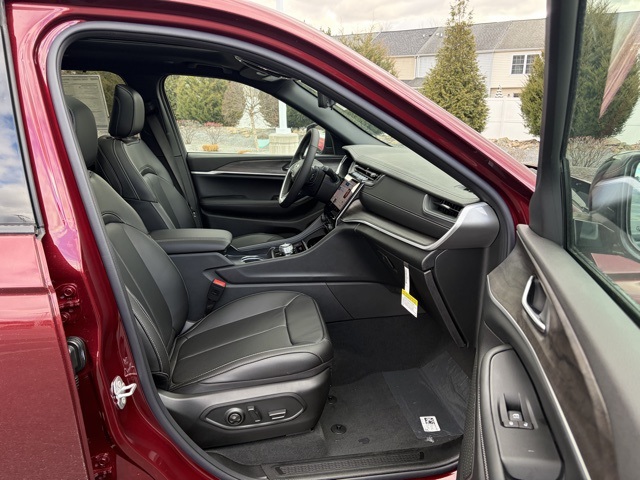 new 2025 Jeep Grand Cherokee L car, priced at $47,625