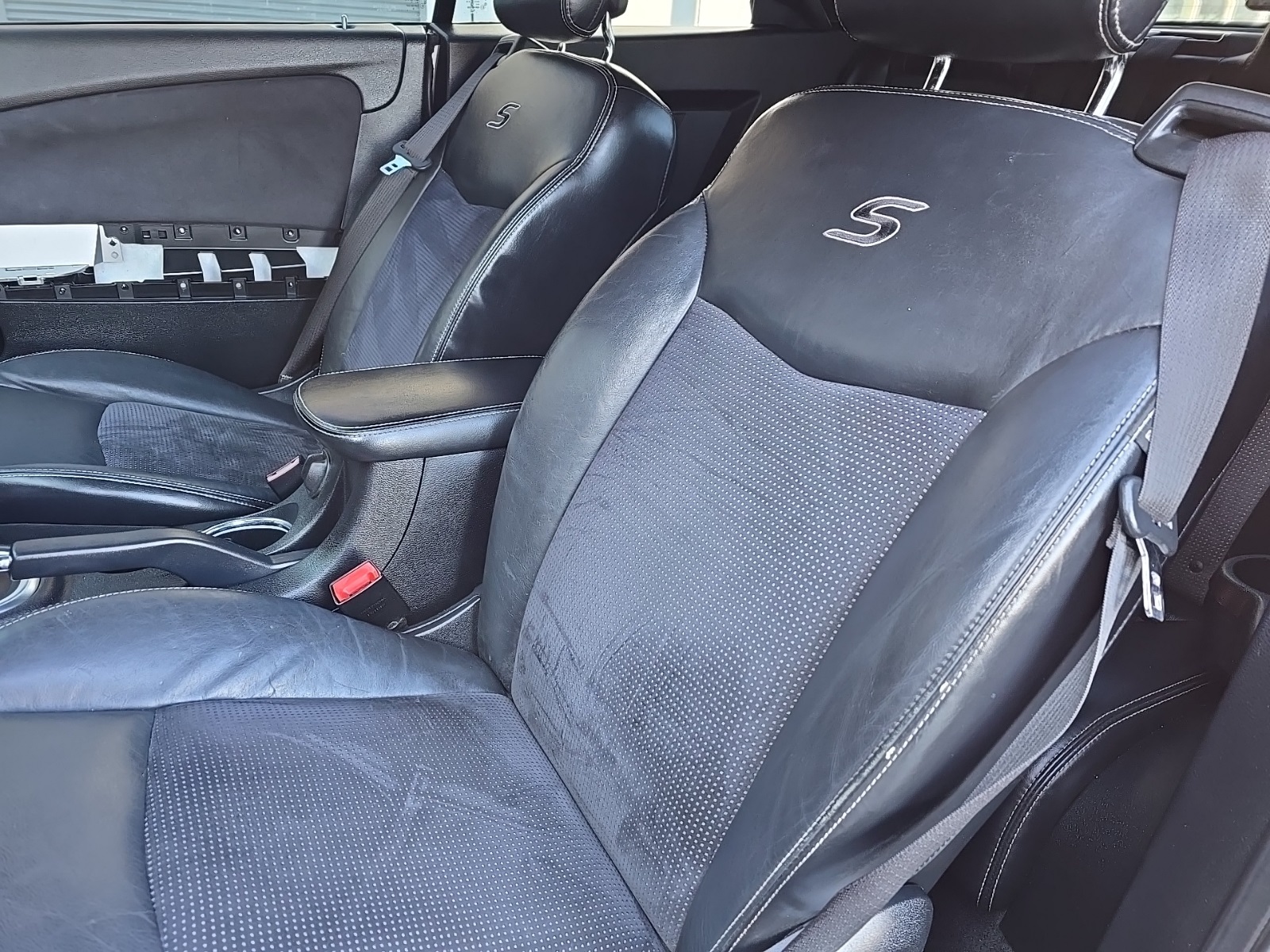 used 2011 Chrysler 200 car, priced at $6,000