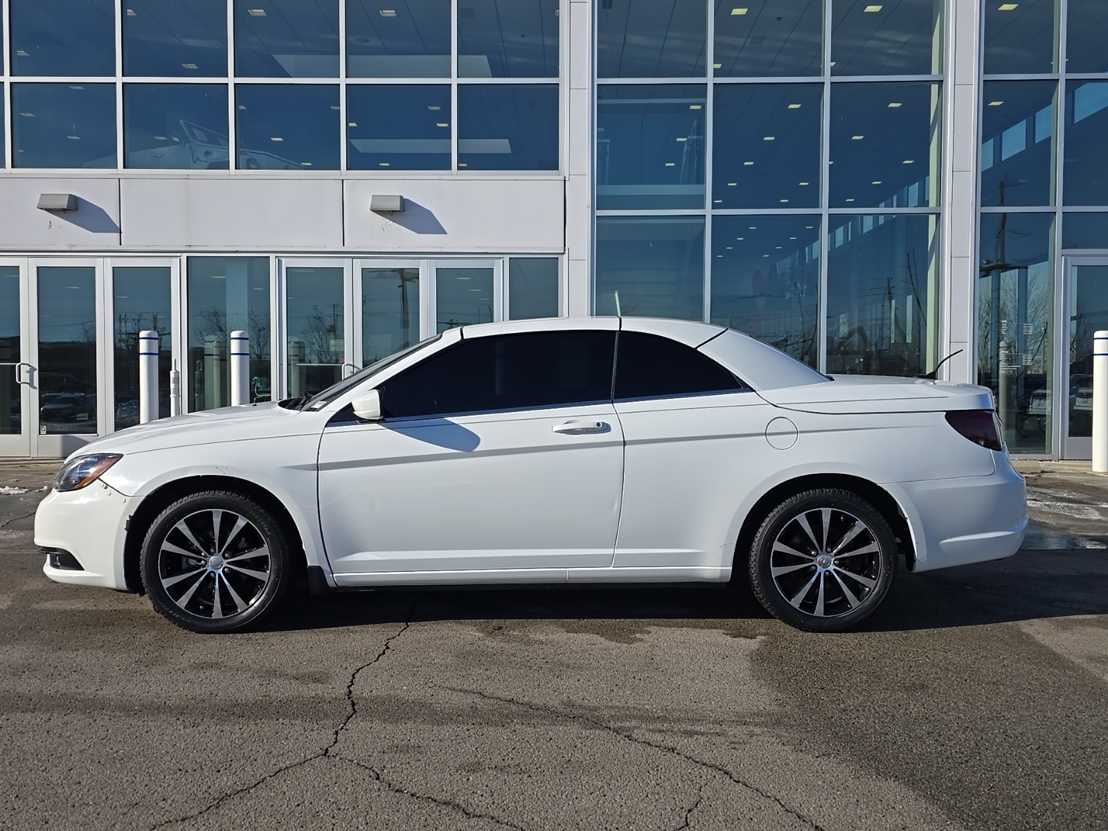 used 2011 Chrysler 200 car, priced at $6,000