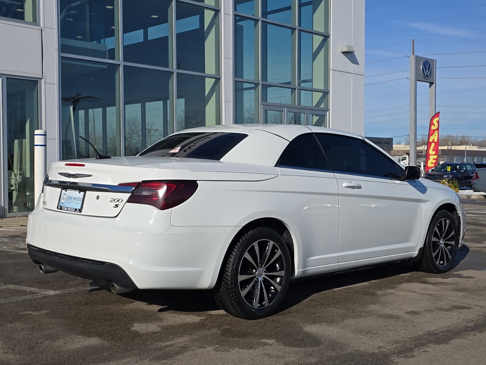used 2011 Chrysler 200 car, priced at $6,000