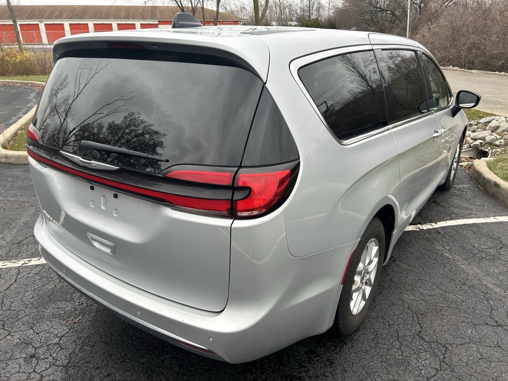 used 2024 Chrysler Pacifica car, priced at $27,500